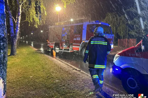 Verkehrsunfall vor Feuerwehrhaus