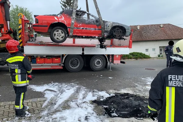PKW Bergung nach Fahrzeugbrand