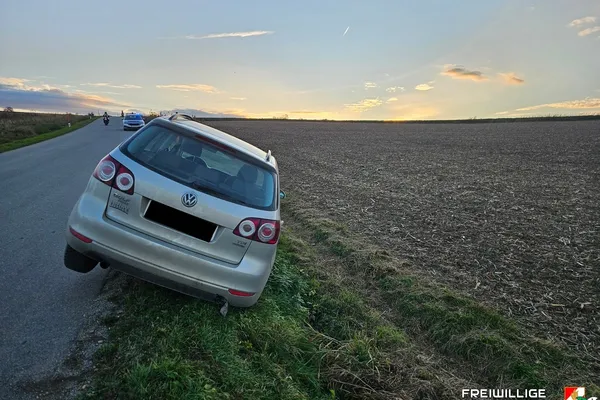 PKW Bergung bei der Ortseinfahrt Klement