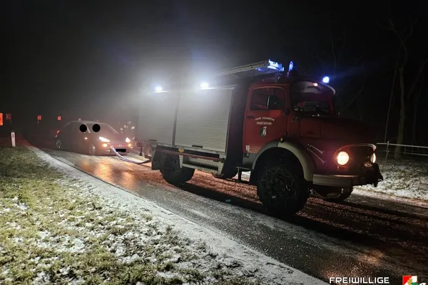 Fahrzeugbergungen auf eisiger Fahrbahn