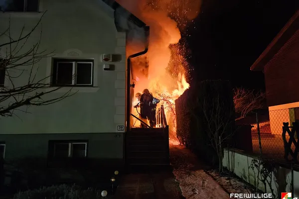 Wohnhausbrand fordert ein Menschenleben