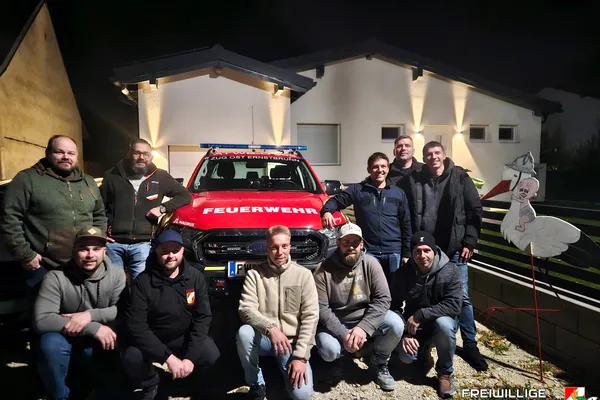 Der Feuerwehrstorch ist wieder gelandet