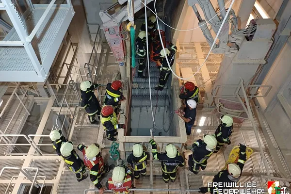 Personenrettung im Kalkwerk Ernstbrunn